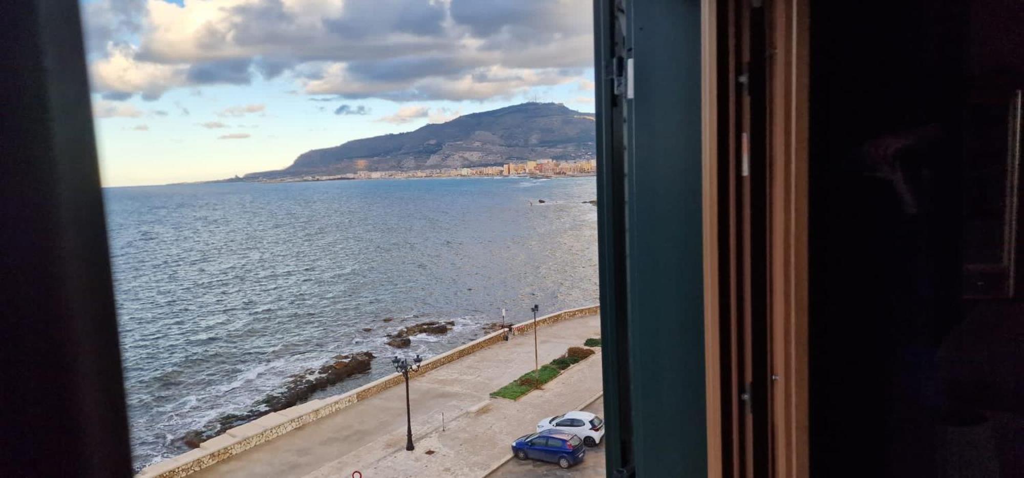 Attico Vista Mare Trapani Apartment Exterior photo