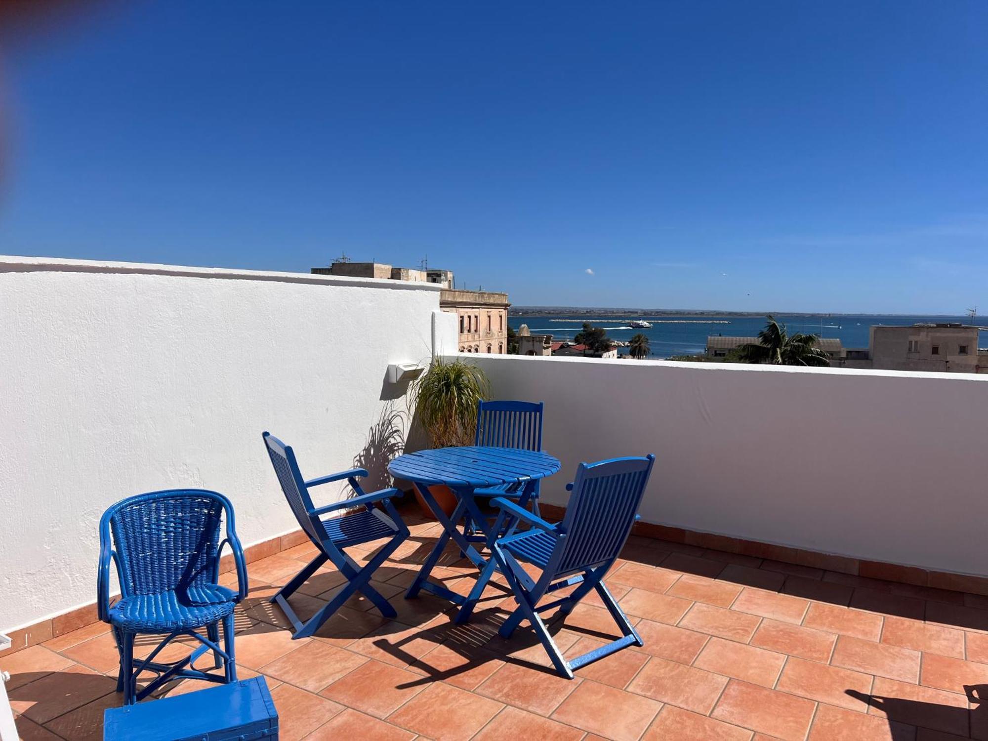 Attico Vista Mare Trapani Apartment Exterior photo